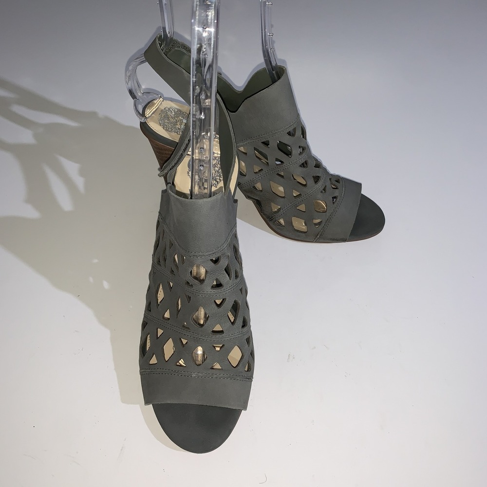 Vince Camuto Shoes Womens Size 9M VC-Deverly Block Heel Sandals Leather Cutout